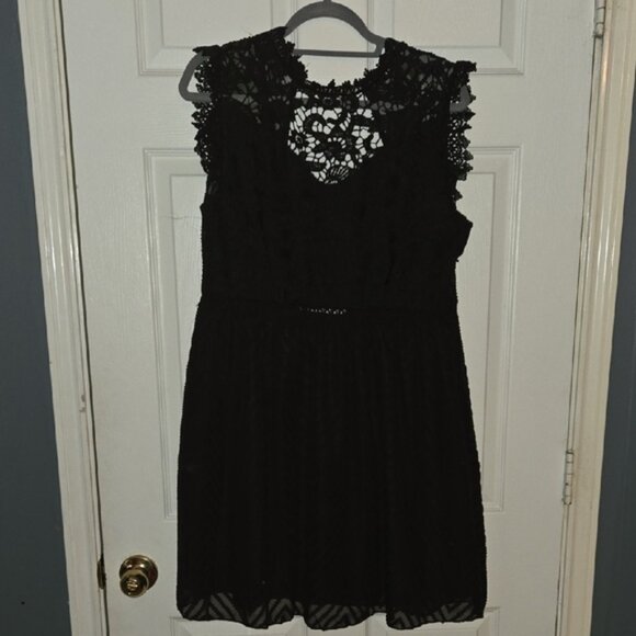SHEIN Black Lace Mini Dress - Picture 1 of 2